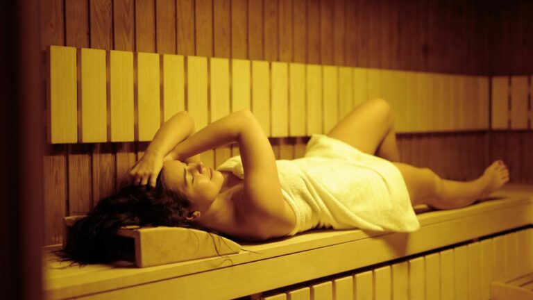 Is the Sauna bad for your hair