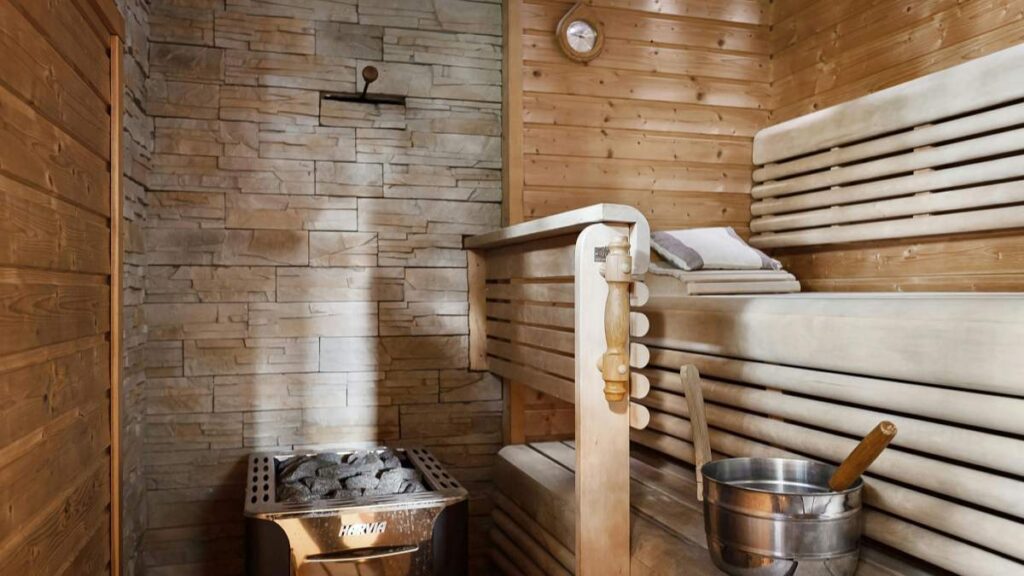 Infrared vs. traditional sauna
