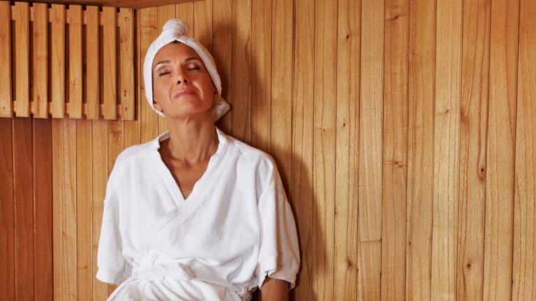 How long to stay in a sauna for detox